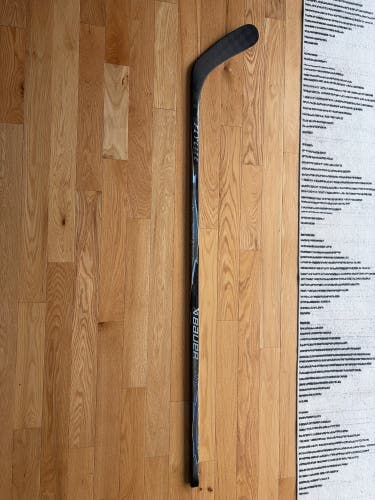 Bauer Vapor Flylite Right Handed Hockey Stick P92 55 Flex Pro Stock (Used)