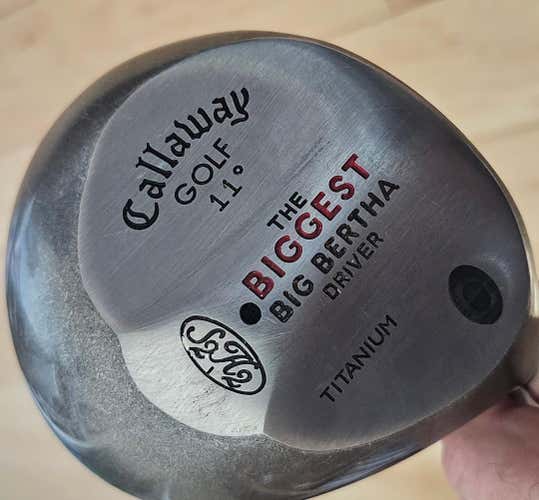 Callaway The Bigges Bertha Driver 11° RH 46 1/4" Graphite Shaft S2H2 + Red Headcover Sock (Used)