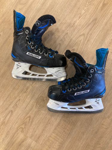 Junior Bauer Nexus 8000 Hockey Skates | Size 1
