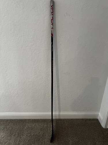 Senior Bauer Flypro Left Hand Hockey Stick P28 77 Flex (New)