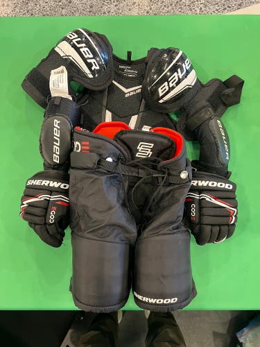 Bauer Hockey Starter Kit | Youth