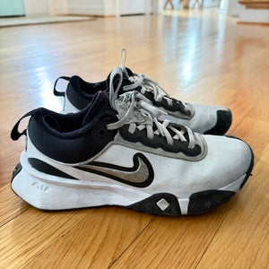 Nike youth baseball turf shoes
