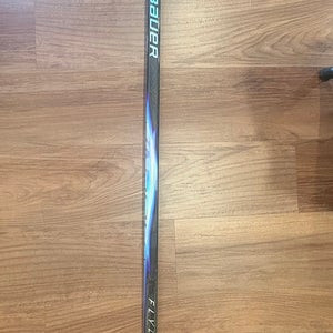 Senior Bauer Vapor Flylite Right Handed Hockey Stick P92 87 Flex (New)