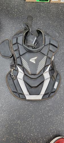 Used Easton GAME TIME INTERMEDIATE 12-15 Catchers Chest Protector Black Intermed 11497-S000155547