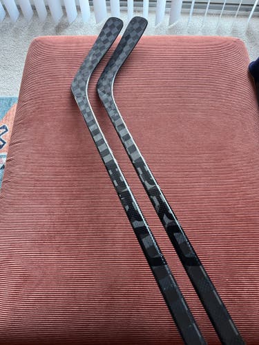 Intermediate Custom Extra Lite PRO1088 Right Handed Hockey Stick 55 Flex (Used)