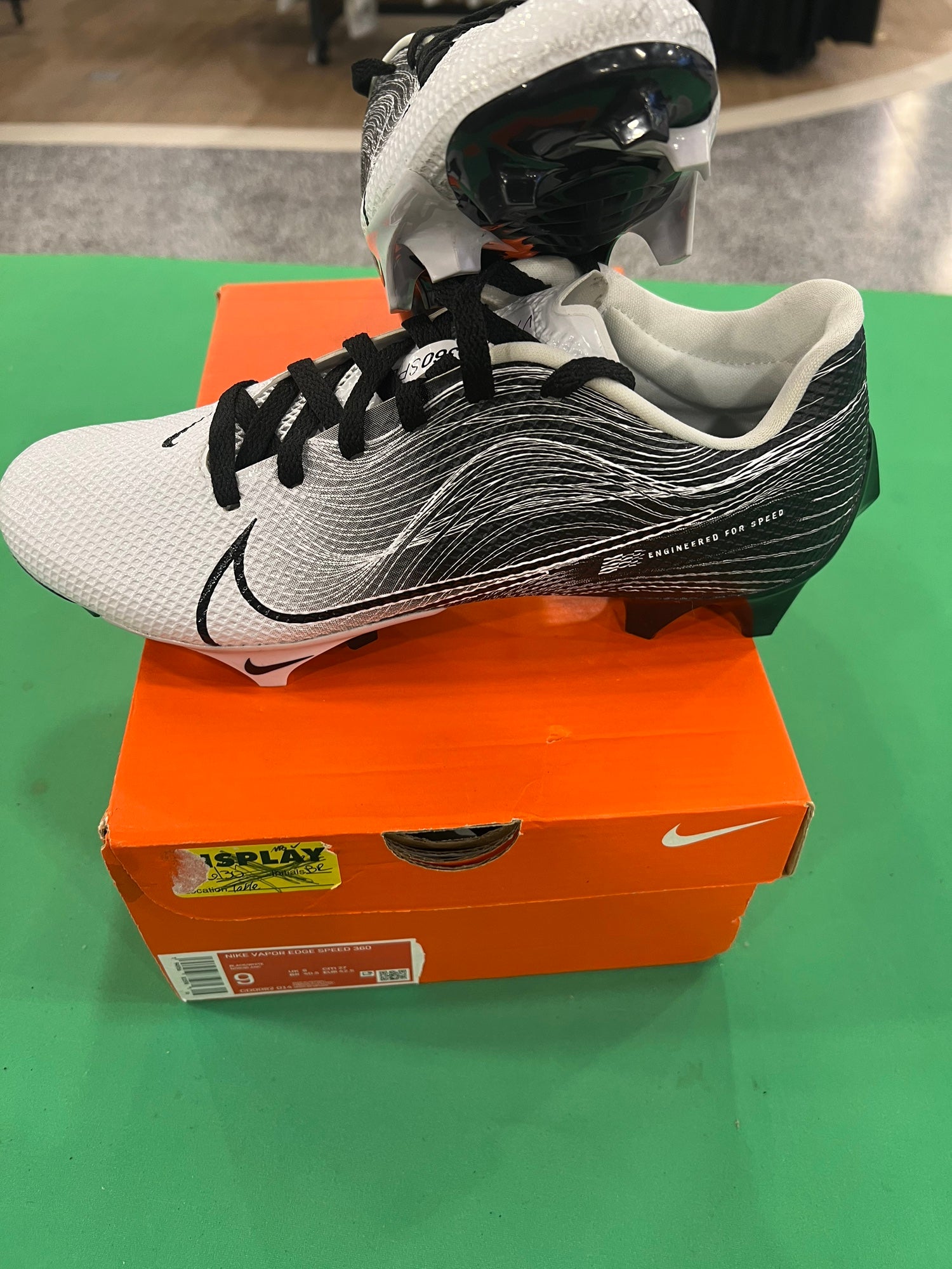 football cleats size 9