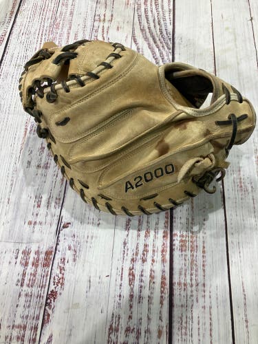 Brown Wilson A2000 RH Catcher's Baseball Glove 33" (Used)