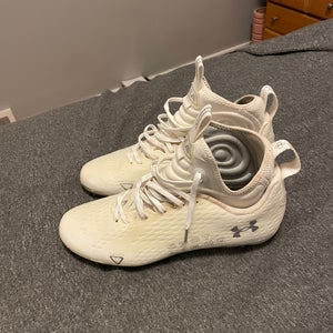 White Men's Size M 10.5 (W 11.5) Youth Under Armour Spotlight MC High Top Turf Cleats (Used)