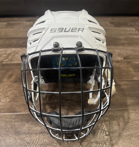 Bauer Re-Akt 150 Helmet Large with Oreo Cage (Used - Excellent Condition)