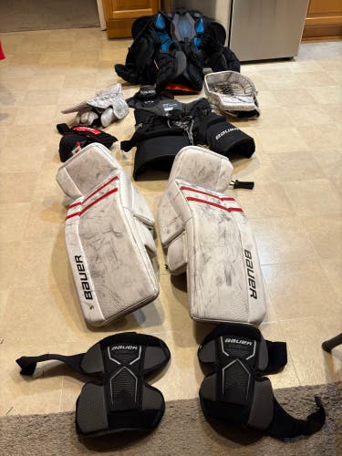 Bauer Full Right Goalie Full Set (Used)