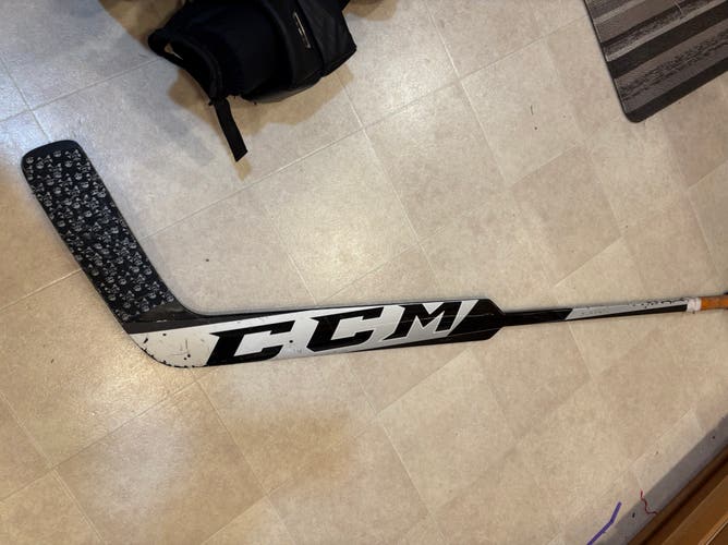 Senior CCM Extreme Flex 5.5 Regular Goalie Stick 23" Paddle (Used)