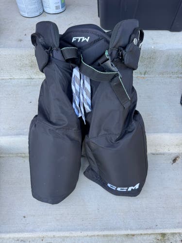 Women's Senior Medium CCM JetSpeed FTW Hockey Pants (New)