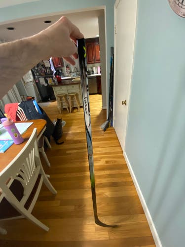 Junior Bauer Vapor Hyperlite 2 Right Handed Hockey Stick P92 40 Flex (New)