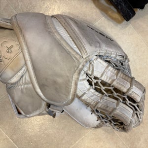 Bauer Supreme M5 Pro Regular (Used)