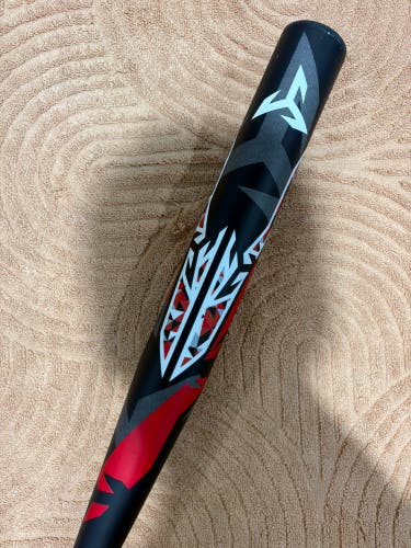 2022 DeMarini Ultimate Weapon Alloy Bat (-7) Alloy 27 oz 34" (Used)