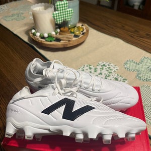 BRAND NEW: Men's 6Y (Big Kids / Youth) New Balance Low Top Turf Cleats (New)