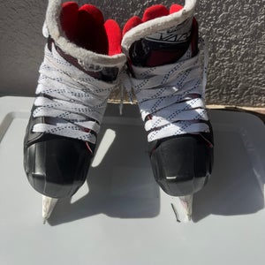 2019 Bauer Vapor X2.7 Hockey Goalie Skates Regular Width 7.5 (Used)