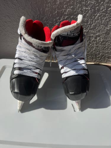 2019 Bauer Vapor X2.7 Hockey Goalie Skates Regular Width 7.5 (Used)