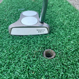 Unisex 2006 Odyssey White Hot 2-Ball Mallet Right Handed Putter 35" (Used)