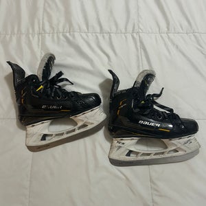 Black/Yellow 2022 Bauer Supreme M5 Pro Hockey Skates Regular Width Size 2.5 (Used)