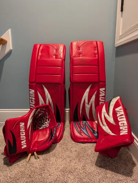 Vaughn V10 Pro Carbon 33+1 Full Goalie Set. Custom 7700 Carey Price Graphic
