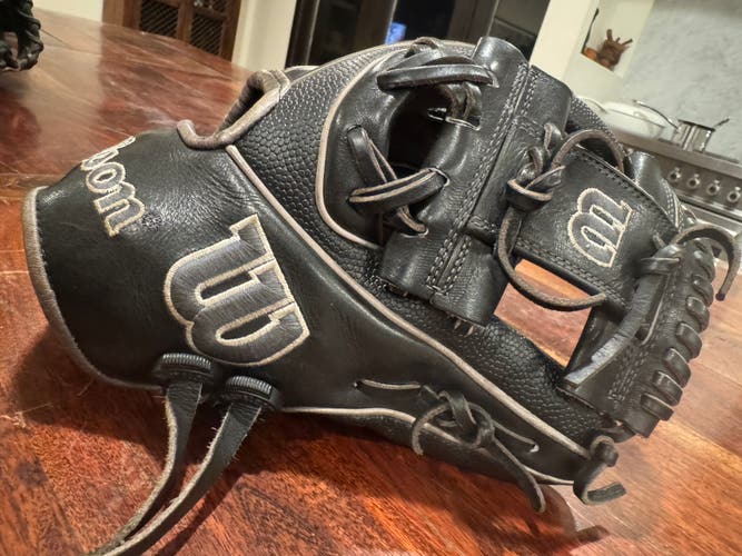 2025 Wilson A2K RH Baseball Glove 11.5" (Used)