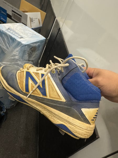 Blue Men's Size M 9.0 (W 10.0) Adult New Balance High Top Metal (Used)