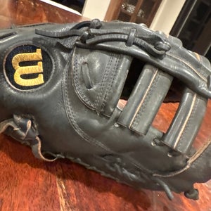 Wilson A2000 RH First Base Baseball Glove 12" (Used)