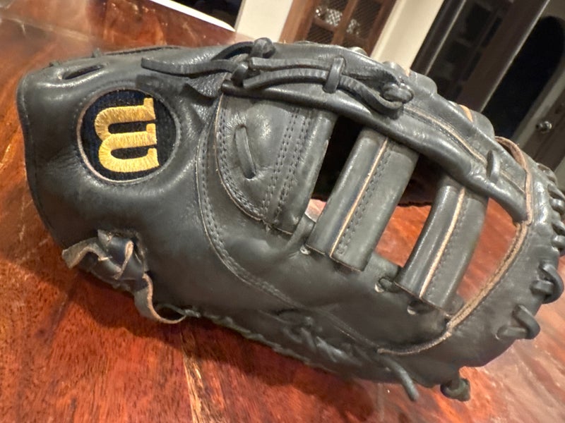 Wilson A2000 RH First Base Baseball Glove 12" (Used)