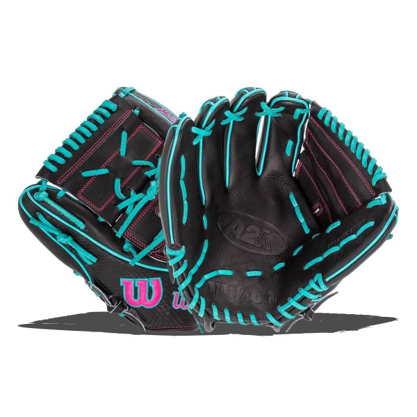 Used Wilson WBW10269212 Right Hand Thrower - Excellent Condition