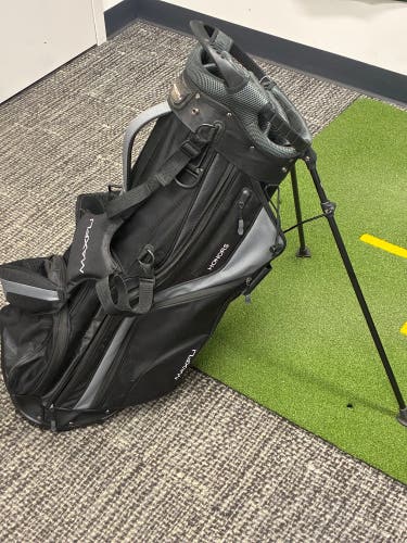 Men's Maxfli Bag (Used)