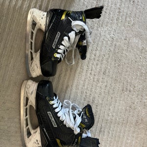 Bauer Supreme Elite Hockey Skates Regular Width Size 3 (Used)