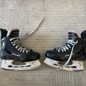 2022 Bauer Supreme M5 Pro Hockey Skates Size 4.5 (Used)