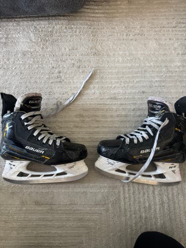 2022 Bauer Supreme M5 Pro Hockey Skates Size 4.5 (Used)