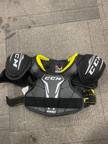 Used CCM TACKS 9550 Youth Shoulder Pads Black MD 11614-S000230908