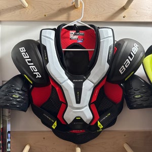 Men's Medium Senior Bauer Vapor Hyperlite Shoulder Pads (New)
