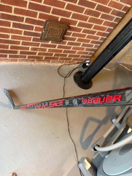 Intermediate Bauer Pulse Right Handed Hockey Stick P28 65 Flex (New)