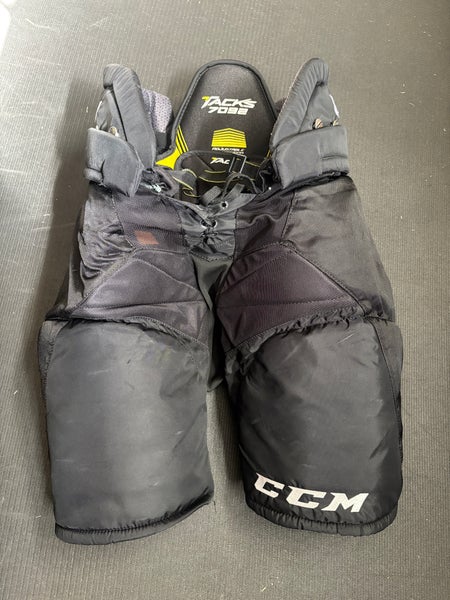 FREE SHIPPING UNTIL 8PM TONIGHT - Large Senior CCM Tacks 7092 Hockey Pants (Used)