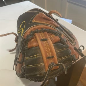 Champro RH Catcher's Cpx 2500 Baseball Glove 35"