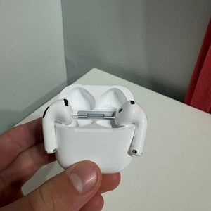 AirPod 4 (opened but never used)