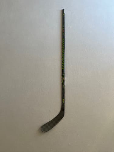 New 55 Flex W03 Intermediate Warrior Alpha Deluxe Right Hand Hockey Stick