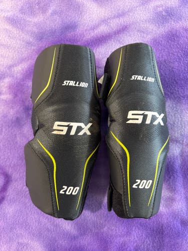 Small Youth STX Stallion 200 Arm Pads (Used)