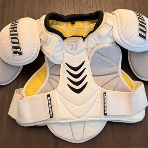 Men's Medium Senior Warrior Projekt Shoulder Pads (Used)