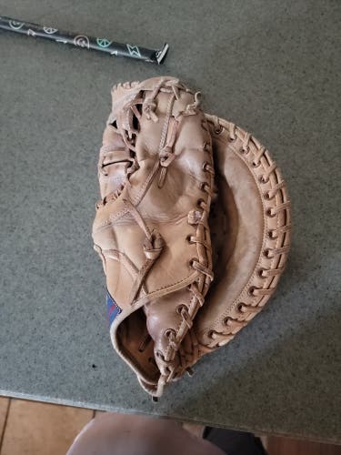 Spalding First Base Baseball Glove 12" (Used)