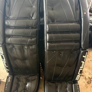 31" True Catalyst 7X3 Goalie Leg Pads (Used)