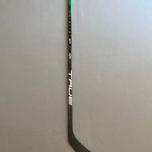 New 75 Flex T28 Senior True Catalyst 9x3 Left Hand Pro Stock Hockey Stick