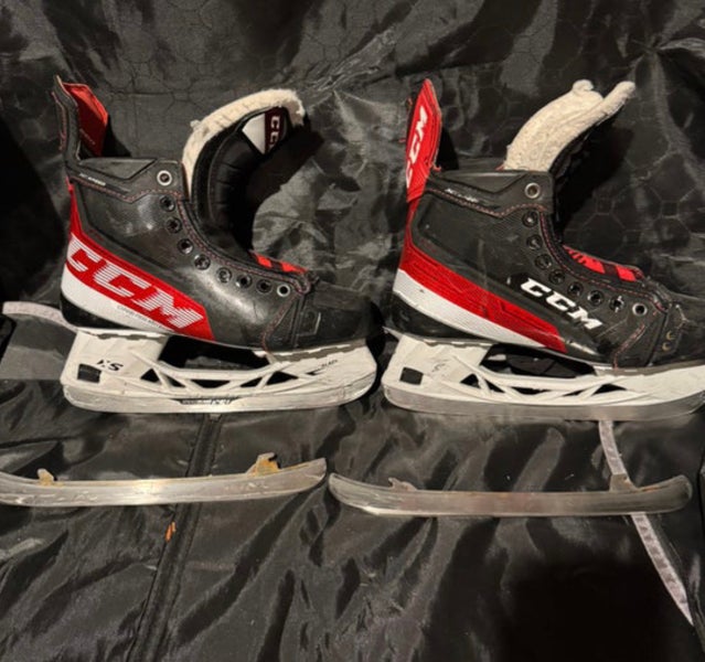 2021 CCM JetSpeed FT4 Pro Hockey Skates Regular Width Size 5.5 (Used)