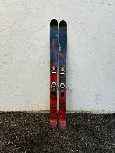 4FRNT Inthayne 117 skis with Look Pivot 15 bindings