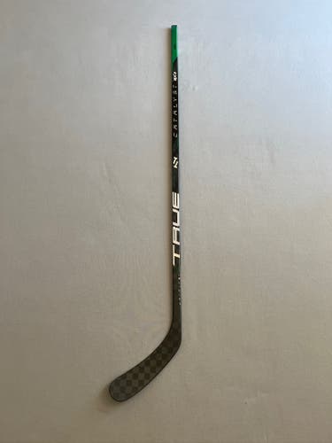 New 65 Flex T92.5 Senior True Catalyst 9x3 Right Hand Pro Stock Hockey Stick