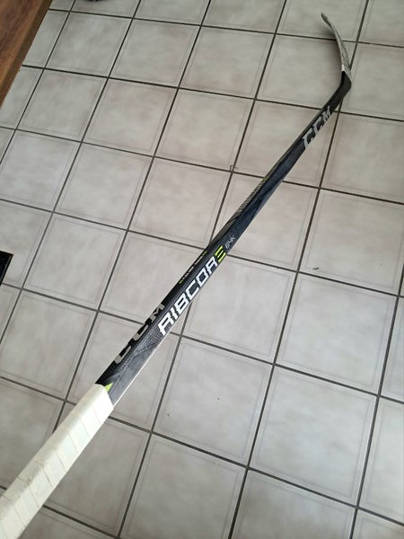 Senior CCM Ribcore 64k hockey stick